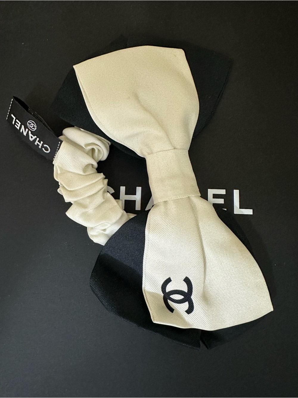 CHANEL Black & Ivory Two-Tone Bow Scrunchie - Picture 13 of 16